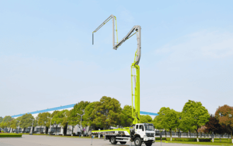 城镇化建设“施工精灵”中联重科“一机两用”38米4.0泵车下线