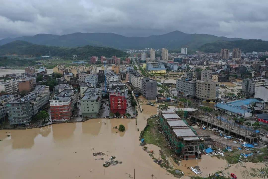 利奇马台风救援，吊车、挖机、装载机….众志成城，我们都在！