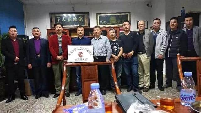 临颍人在深圳：吊车大王刘永峰，和潭头临颍村的故事