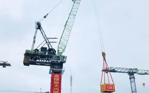 中联重科：全球最大吨位内爬式动臂塔机下线