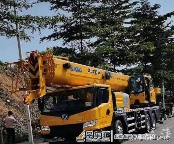 用徐工吊车20年 徐工国六版不仅排放达标