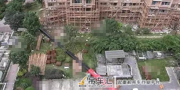 违规作业致吊车侧翻,3辆轿车被砸坏!这份安全作业规范要牢记