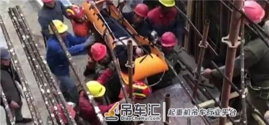 半个月内连发4起事故致4死11伤！塔吊为何频频倒塌？