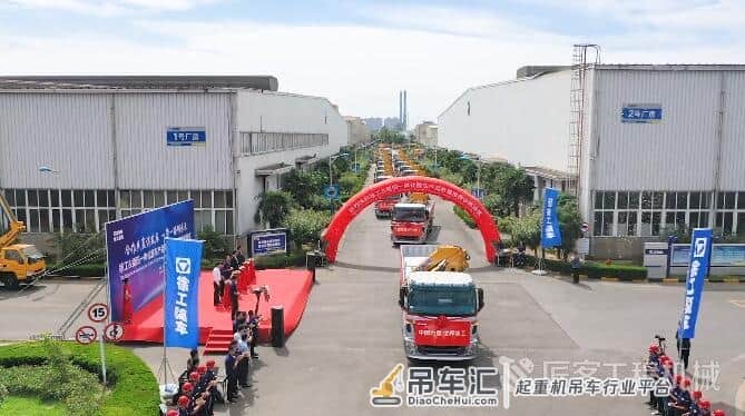 50台重器抱团出海，徐工、福田一体化随车起重机进军中东