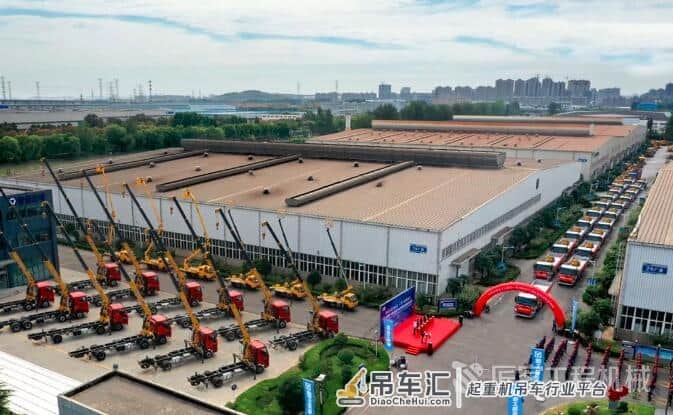50台重器抱团出海,徐工、福田一体化随车起重机进军中东!