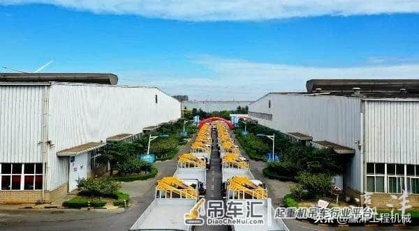 50台重器抱团出海！徐工福田一体化随车起重机进军中东