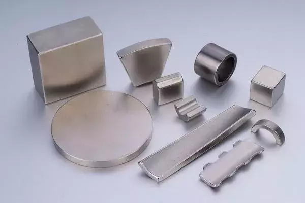 几吨重的铁都能吸得起来,还不用电,永磁起重器是如何工作的