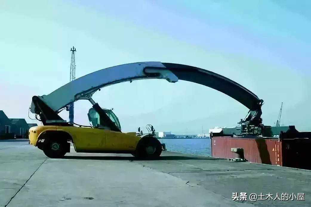 弧形大臂?如此奇葩的吊车,你见过吗?
