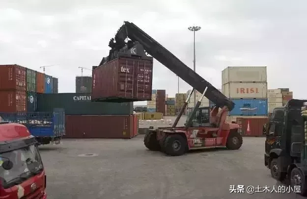 弧形大臂？如此奇葩的吊车，你见过吗？