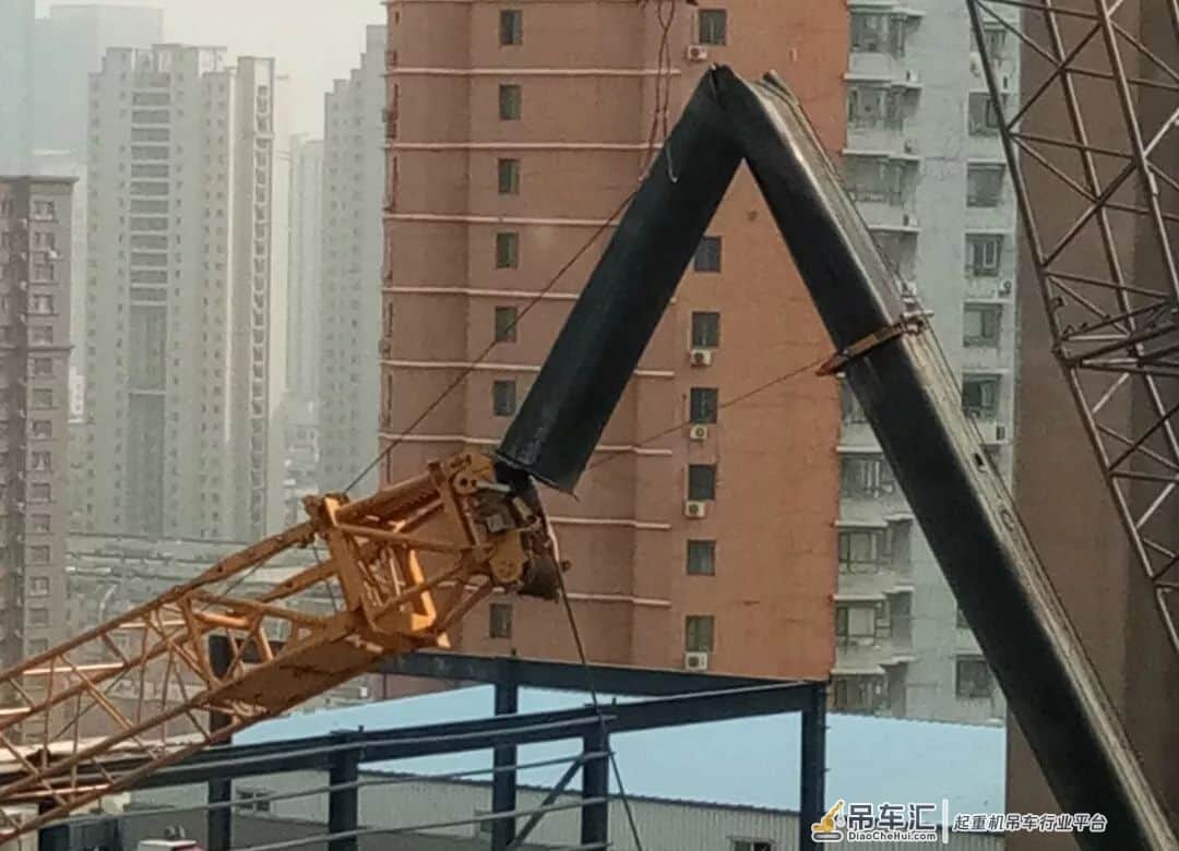 吊车事故大全,不按规则办事,连小心都没用