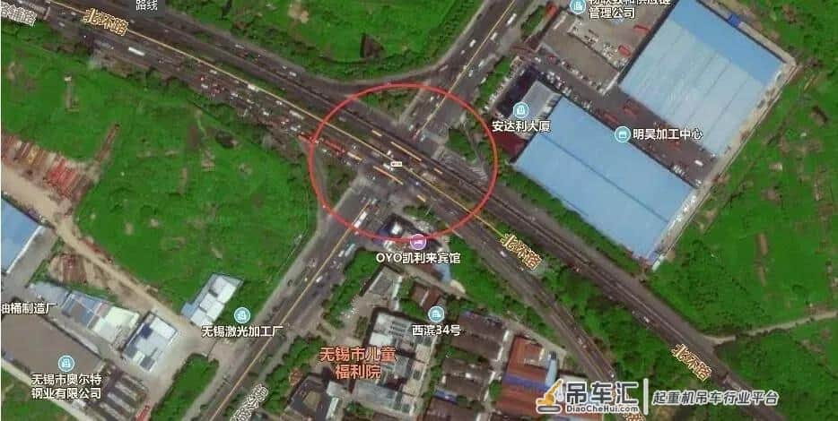 与时间赛跑丨无锡高架桥倒塌，数台吊车一线救援