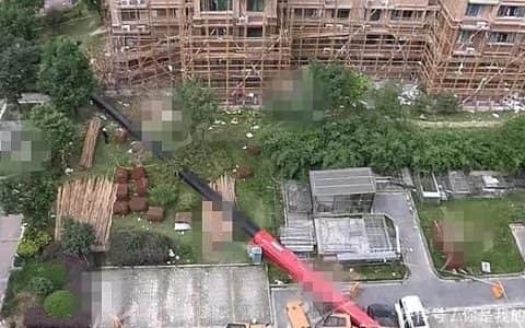 9月15日，闵行一项目发生汽车吊侧翻，3辆轿车被砸坏，无人员伤亡