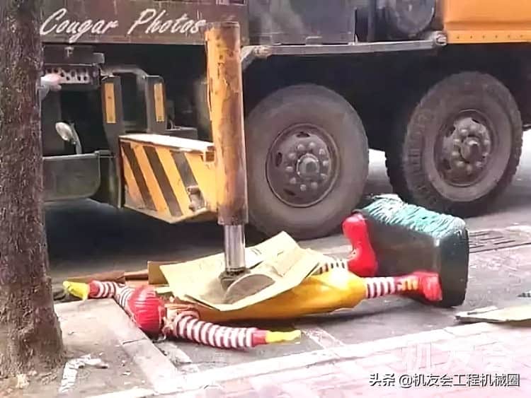 吊车奇葩操作,真的太难了……