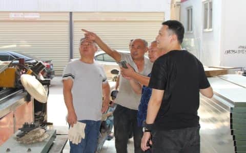 洪山市场监管局开展起重机械设备安全监察工作