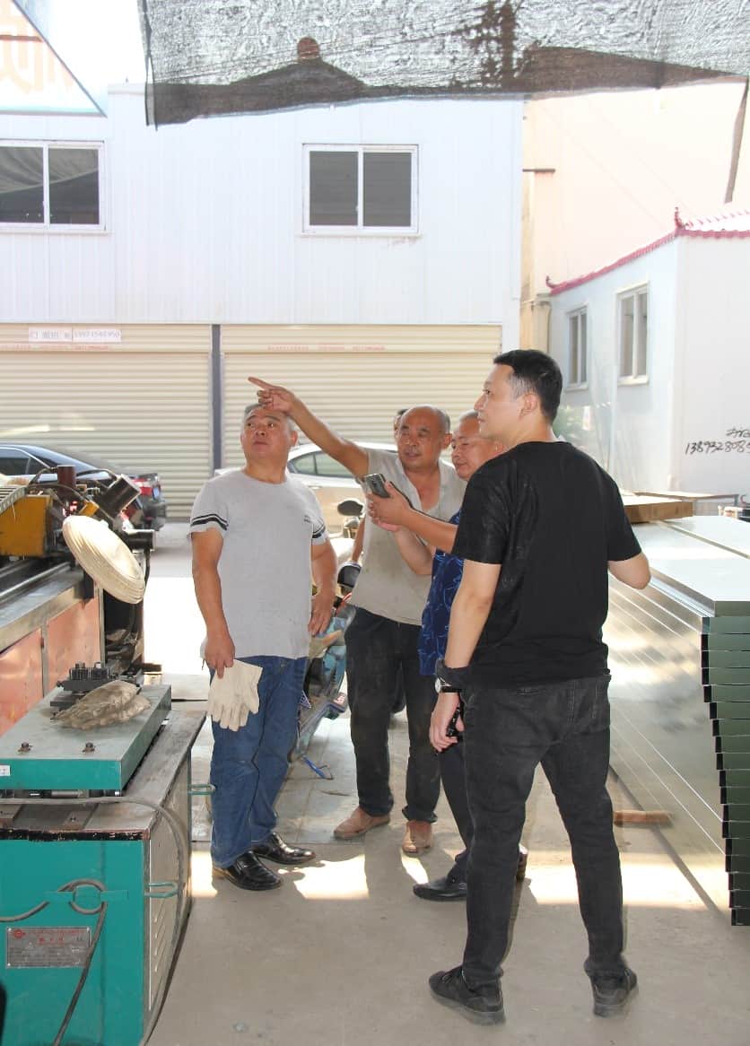 洪山市场监管局开展起重机械设备安全监察工作