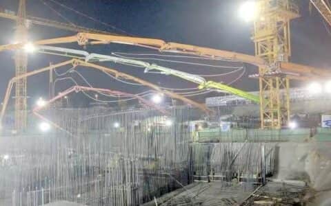“西北第一塔”开建 中联重科泵送“军团”高效施工