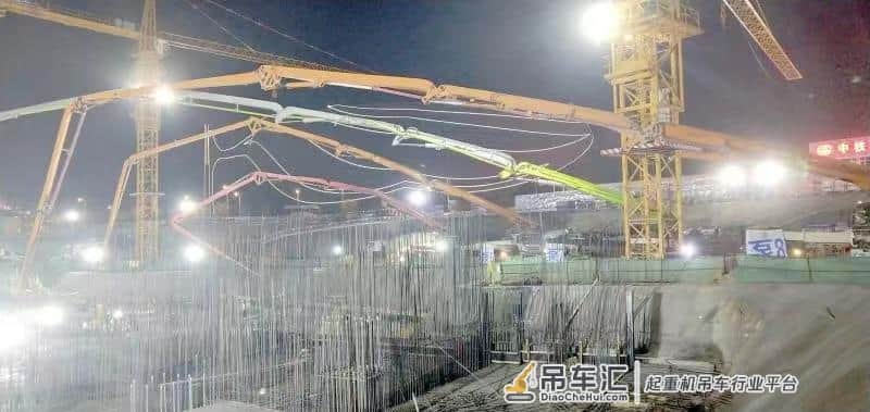 “西北第一塔”开建 中联重科泵送“军团”高效施工