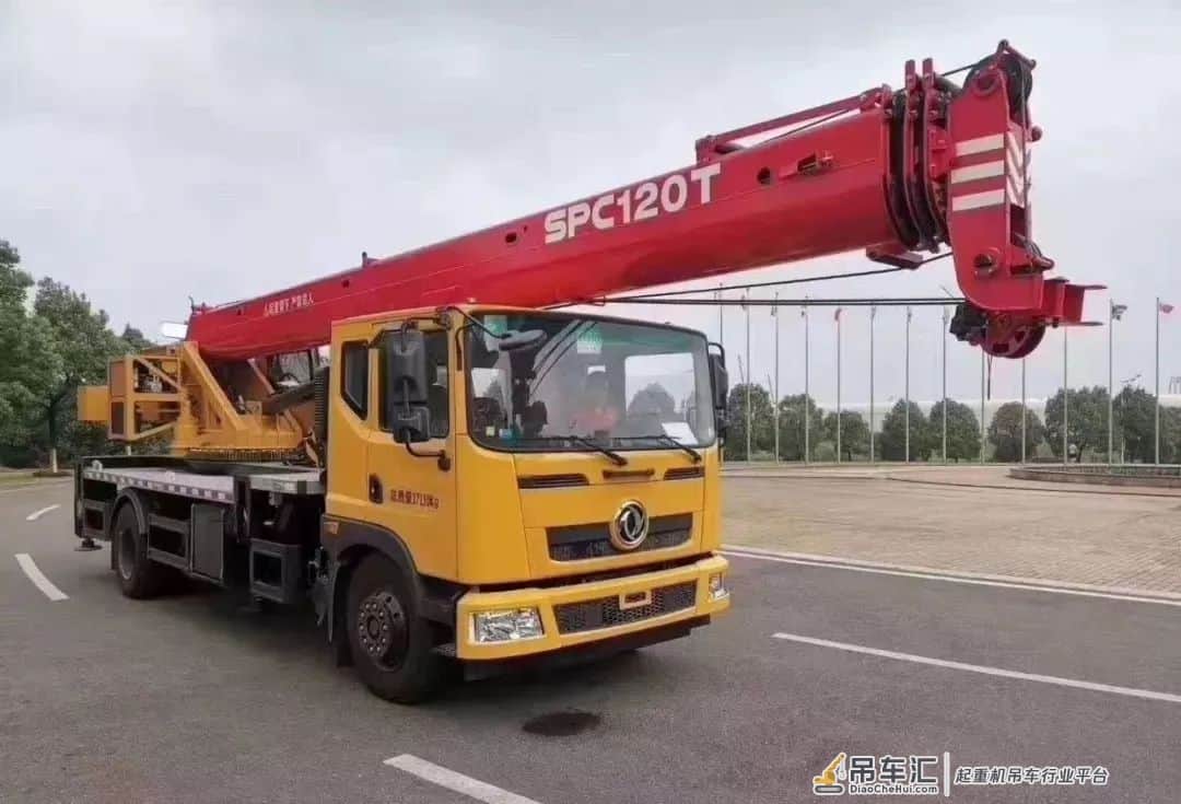 小吨位升级|三一12吨吊车,自重17.13吨,主臂31.2米,18米吊载1.4吨!