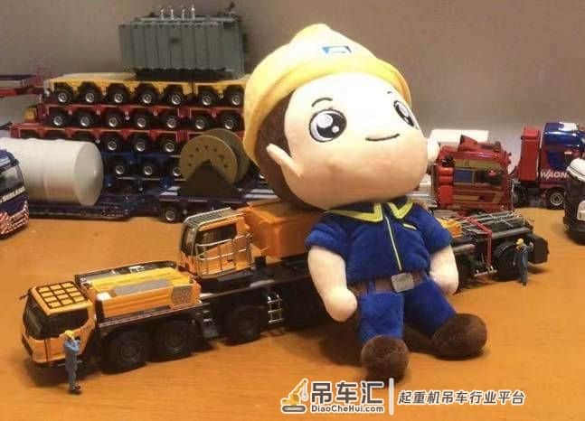 世界首款8轴千吨级徐工XCA1200起重机模型
