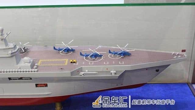 为了一雪西方封锁之耻，全球2号大国开建航母，东方龙门吊成关键