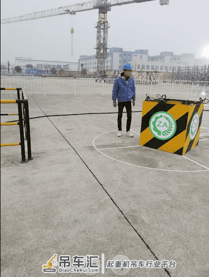 湖南三建公司代表湘潭住建系统荣获省塔吊比赛第二名