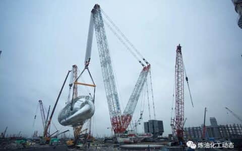 浙石化二期项目1600吨急冷油塔顺利吊装