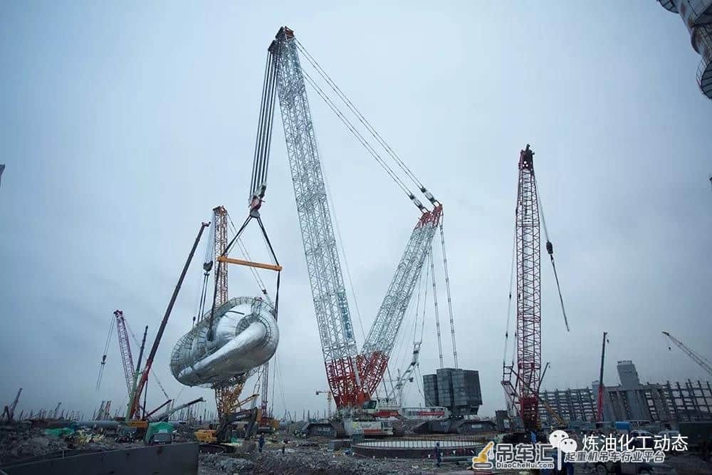 浙石化二期项目1600吨急冷油塔顺利吊装