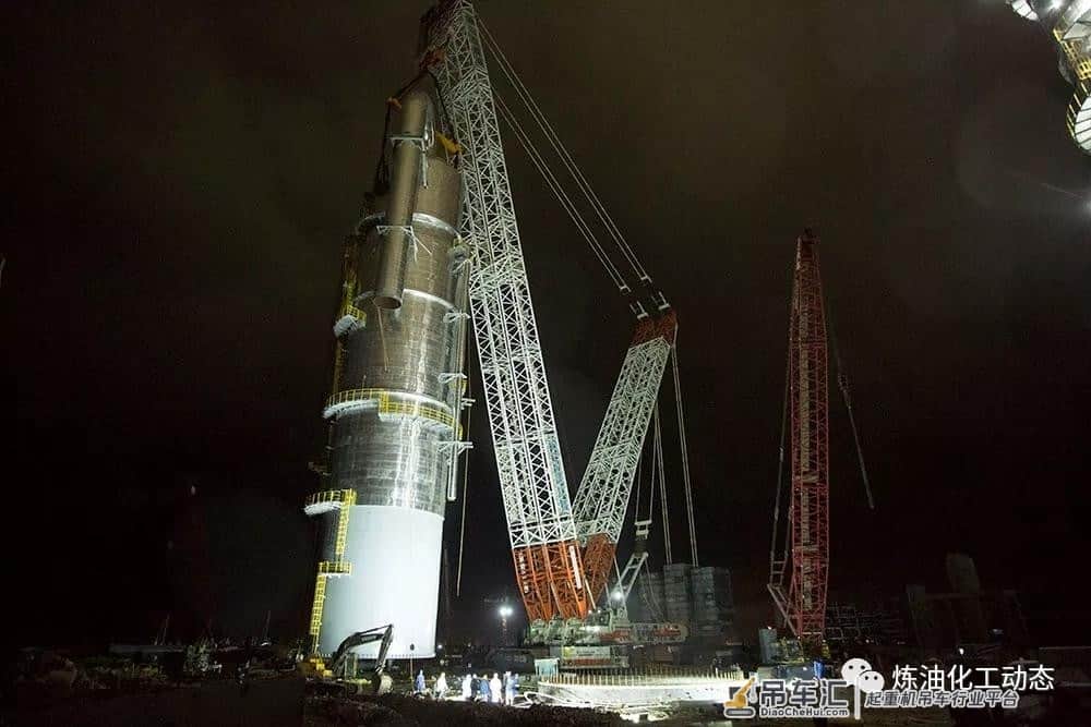 浙石化二期项目1600吨急冷油塔顺利吊装