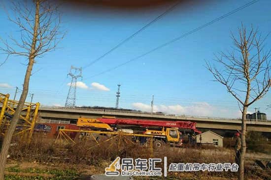 吊车线下违章作业,烟台供电公司紧急处置消除安全隐患