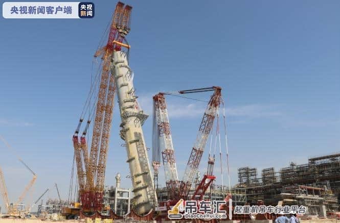 1926吨！中企研制的全球最大履带式起重机在海外首吊成功