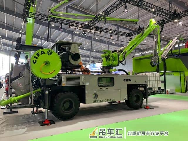 领衔机械湘军助建“轨道上的中国”中联重科亮相轨道交通展