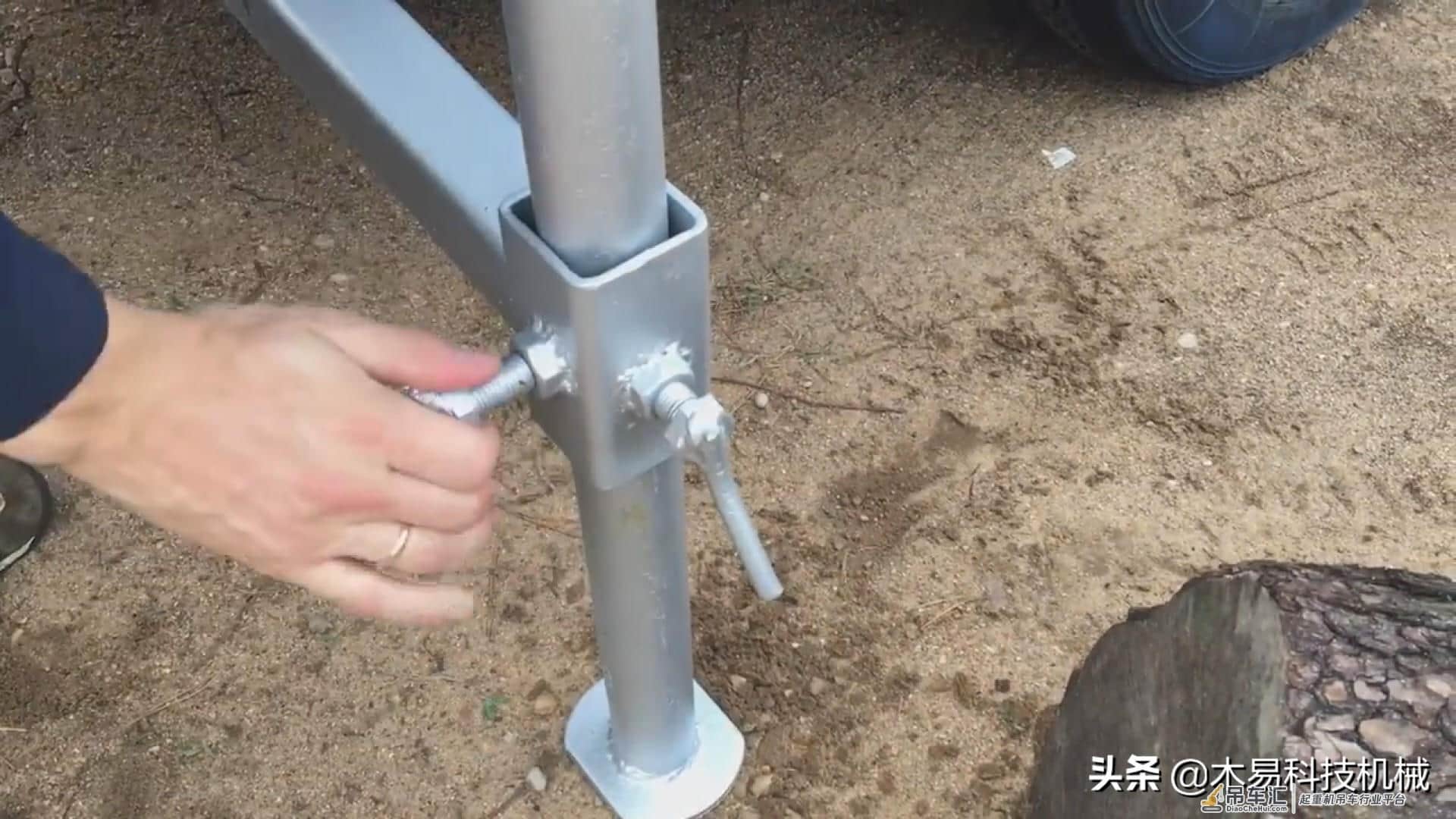 18岁小哥发明微型起重机，搬运工好帮手，造价200元