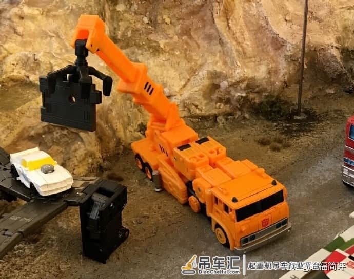 变形金刚 塞伯坦之战 地球崛起 V级 吊车 展品图 ???P2