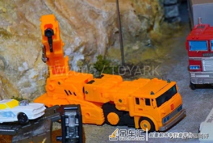 变形金刚 塞伯坦之战 地球崛起 V级 吊车 展品图 ???P2