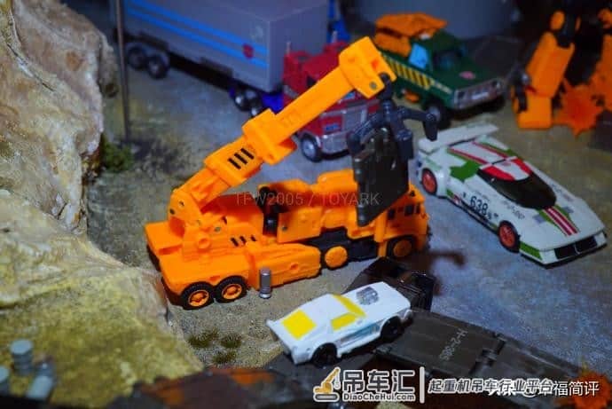 变形金刚 塞伯坦之战 地球崛起 V级 吊车 展品图 ???P2