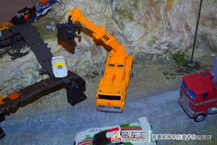 变形金刚 塞伯坦之战 地球崛起 V级 吊车 展品图 ???P2