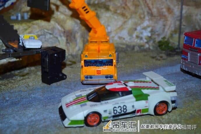 变形金刚 塞伯坦之战 地球崛起 V级 吊车 展品图 ???P2