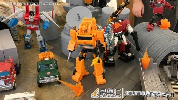 变形金刚 塞伯坦之战 地球崛起 V级 吊车 展品图 ???P2