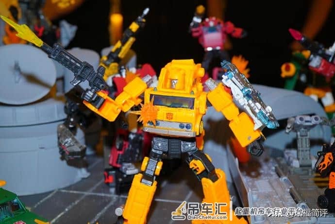 变形金刚 塞伯坦之战，地球崛起 V级 吊车 展品图 ???P1