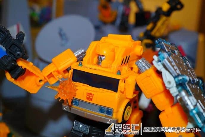 变形金刚 塞伯坦之战,地球崛起 V级 吊车 展品图 ???P1