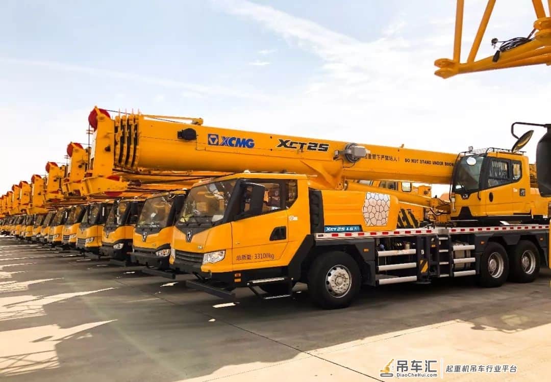 打破北京地区近两年无车可售的局面 徐工“京六”起重机获准上牌