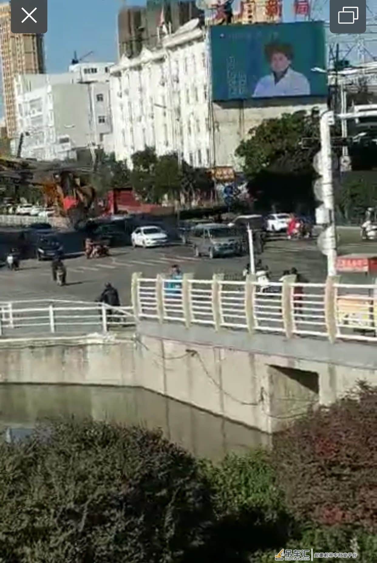 河南一电视塔拆除吊车倾覆致1死2伤,此前发布安全公告
