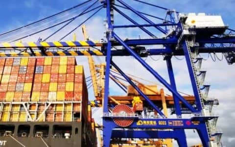 决战四季度 | 武汉船机新一批岸桥、轮胎吊设备顺利交付毛里求斯
