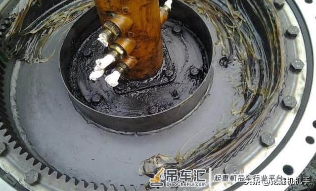 吊车还是千金顶?回转支承拆装的五大注意事项