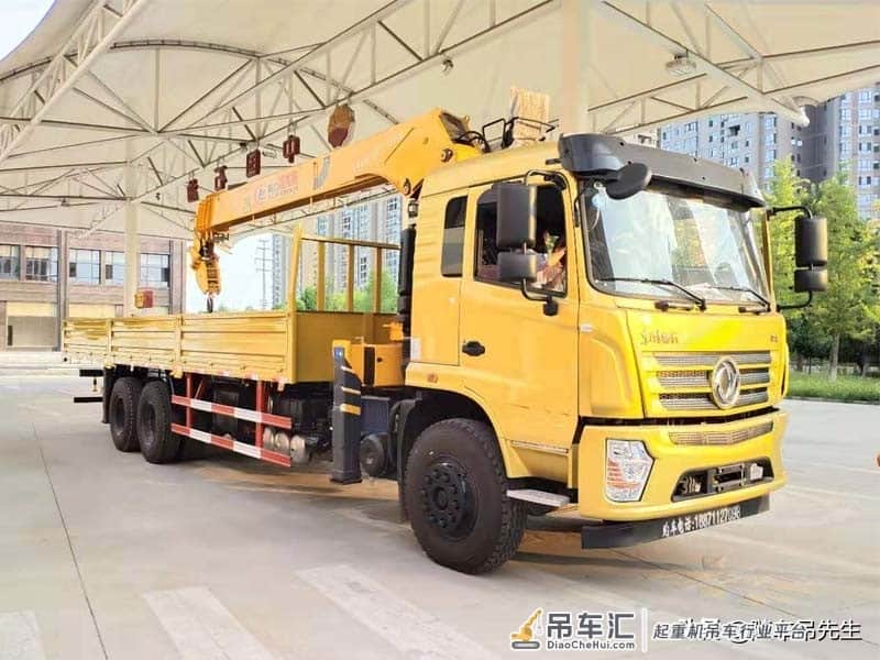 东风专底后双桥程力霸龙12吨随车吊霸气出征,这三点很重要