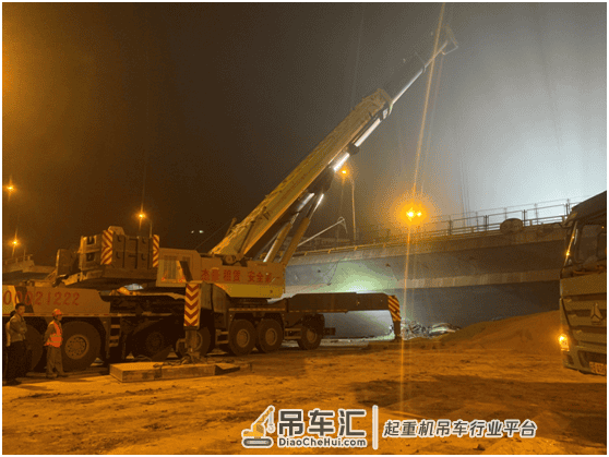 无锡高架桥侧翻事故致3死2伤 中联重科十余台起重机正在救援