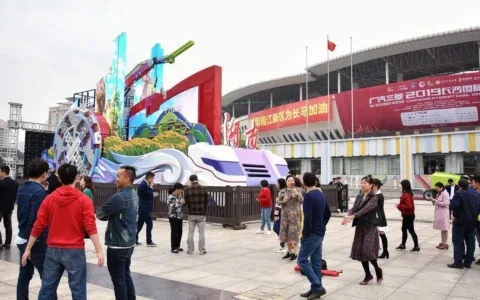 湖南彩车返湘成热门打卡点 幕后团队揭秘“潇湘今朝”如何智造