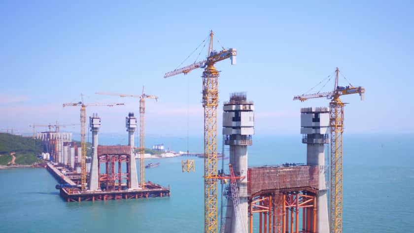世界最长公铁两用跨海大桥合龙贯通，中联重科塔机深度参建获世界瞩目