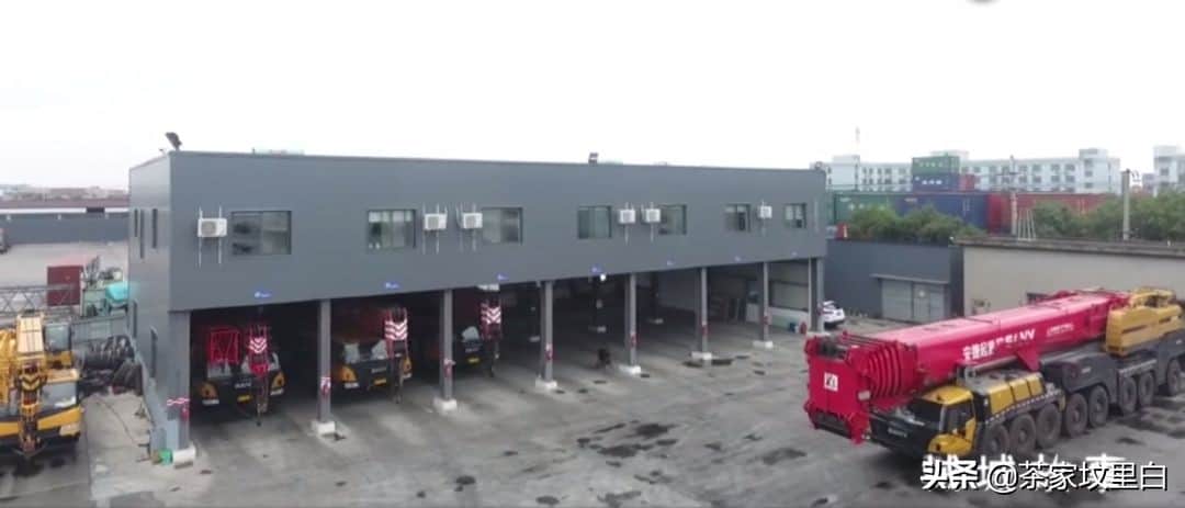 花几百万给吊车建车库,这个宁波老板有点大气