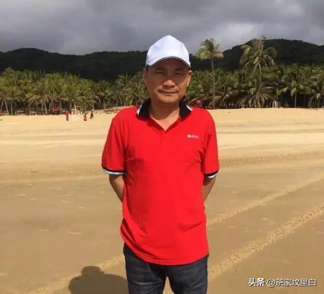 花几百万给吊车建车库,这个宁波老板有点大气